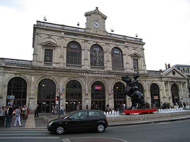 Nous allons à la gare