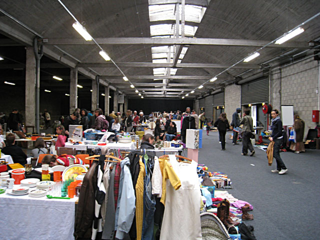 Nous finissons par un vide grenier