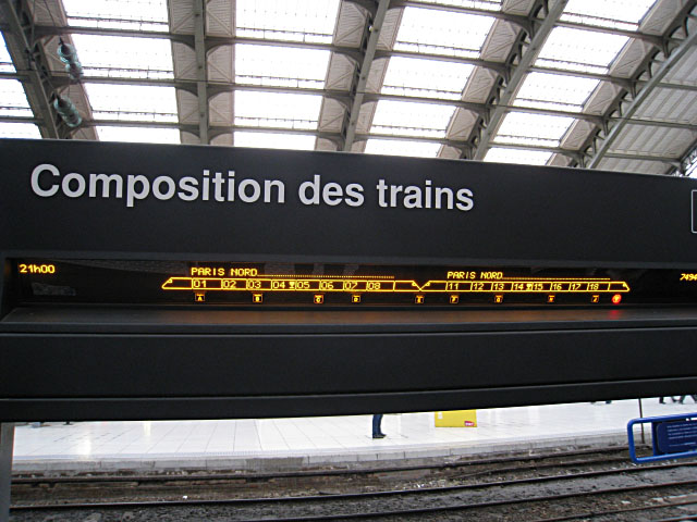 Je regarde la composition des trains