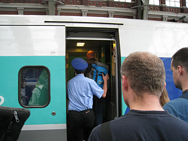 Je monte dans le train