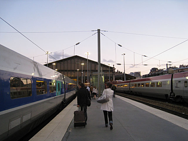 J'arrive à Paris