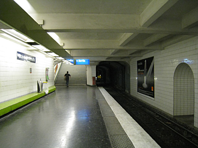 Je descends à Grands Boulevards