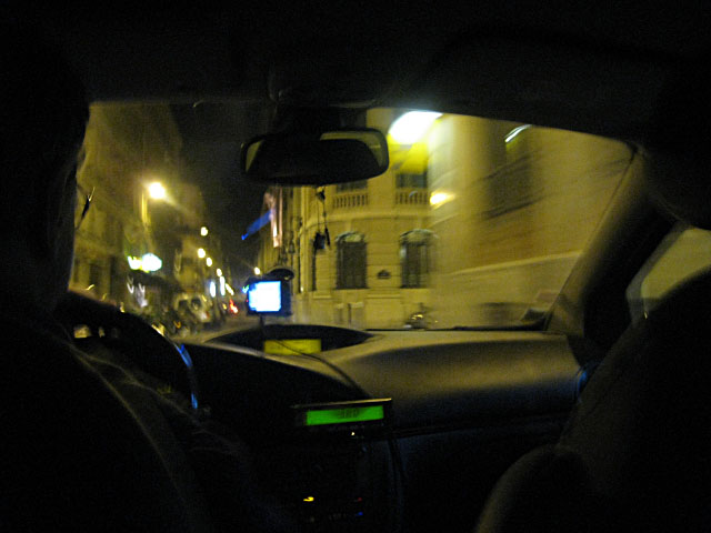Nous prenons un taxi