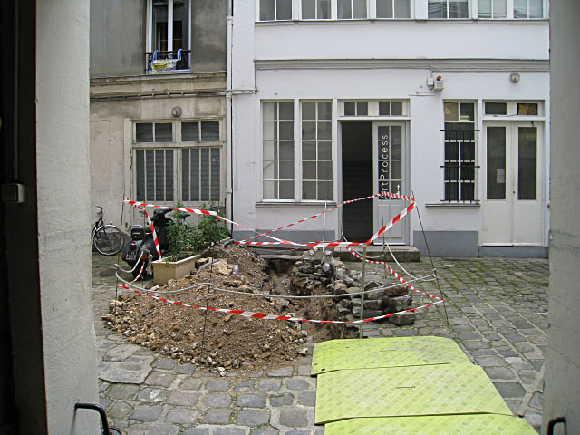 Je vais au bureau