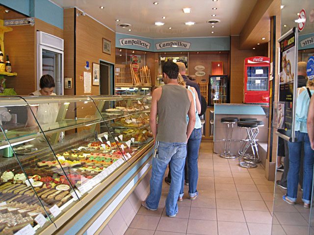 Je vais à la boulangerie