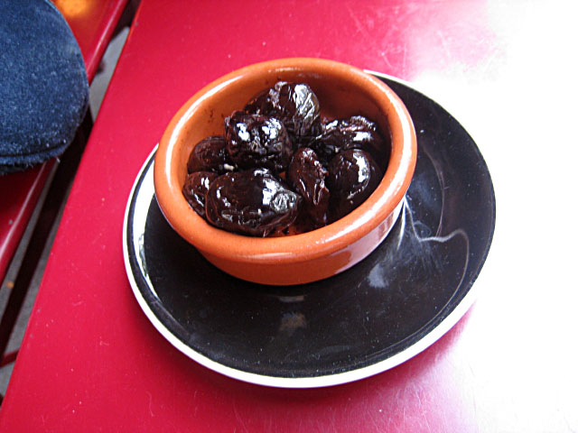 Je mange des olives