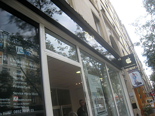 Je vais à une boutique Apple. Ils ne peuvent rien faire pour moi