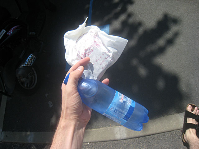 J'achète un goûter et de quoi boire