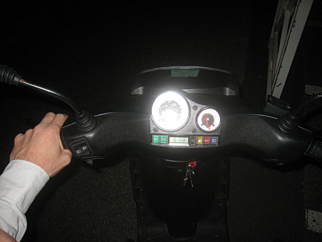 Je conduis le scooter