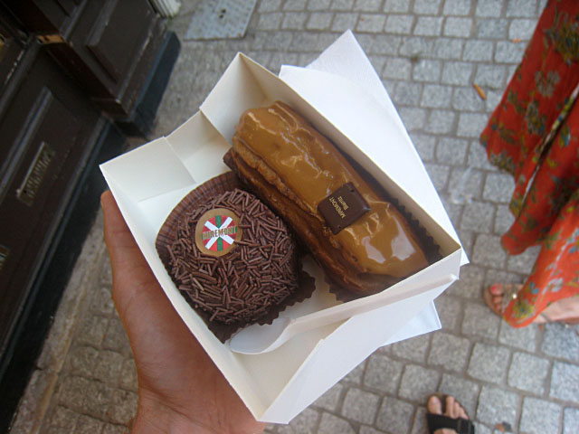 J'achète des gateaux