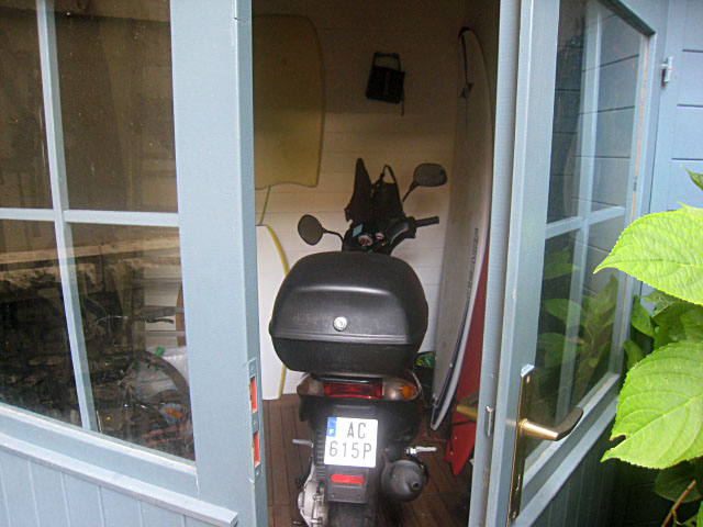 Je range le scooter
