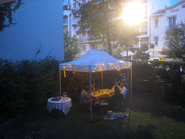 La nuit tombe