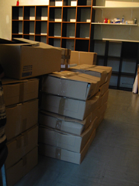 J'arrive chez Edouard. Il a fait ses cartons
