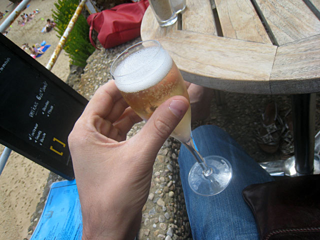 Nous buvons du champagne