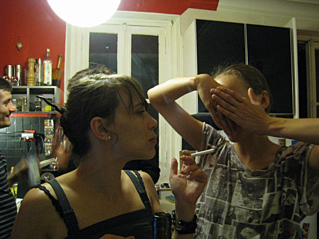 Julie fume
