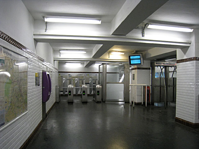 Je prends le métro à Voltaire