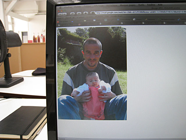 Yann m'envoie une photo de lui avec sa fille
