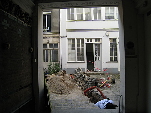 Je vais au bureau