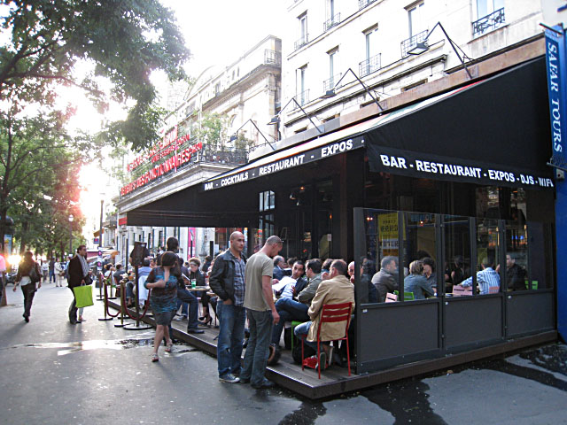 Je vais au Delaville Café