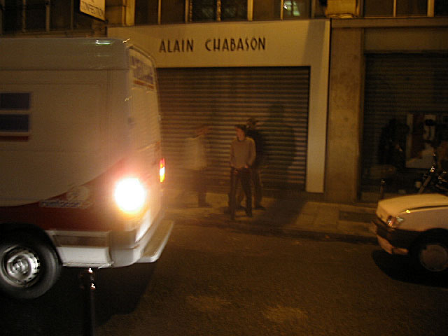 Nous garons le camion devant Spill