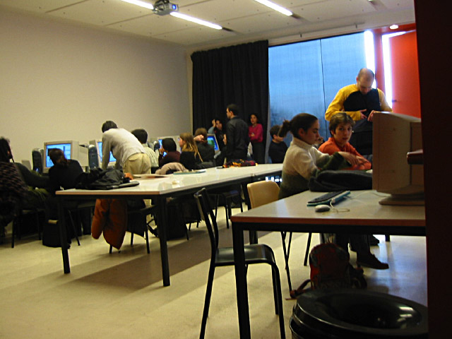 La salle de classe dans laquelle nous allons donner notre conférence