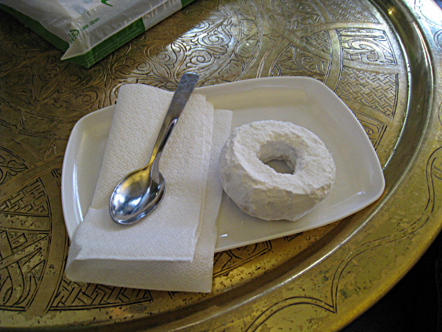 Je mange un gâteau