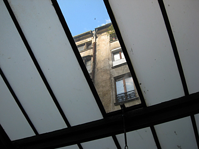 Je regarde en l'air
