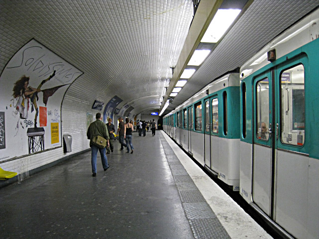 Je descends à République