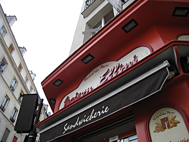 Je vais à la boulangerie