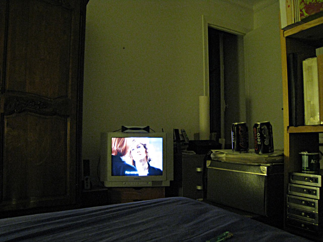 Je regarde la télévision