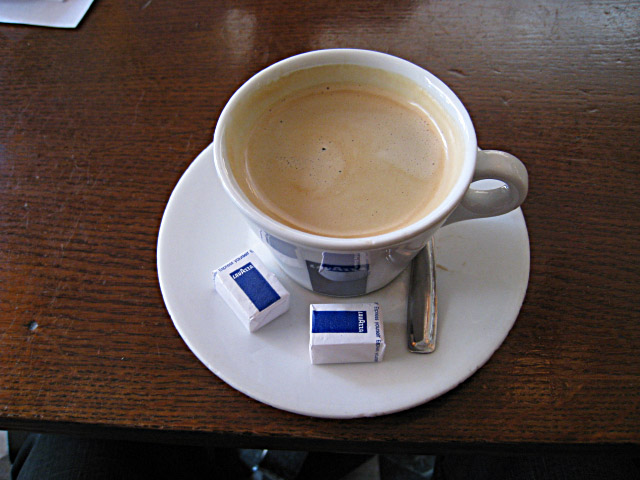 Je bois un café