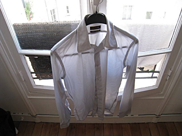 Je repasse chez moi étendre mon linge