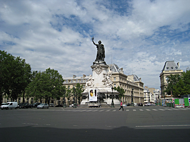Je sors à République