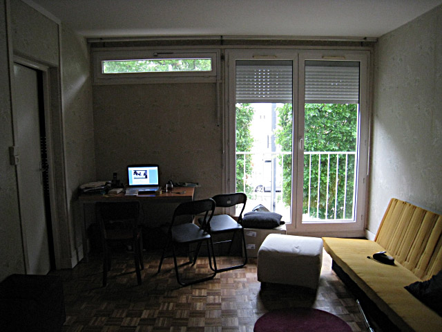 Christopher vient d'emménager dans cet appartement
