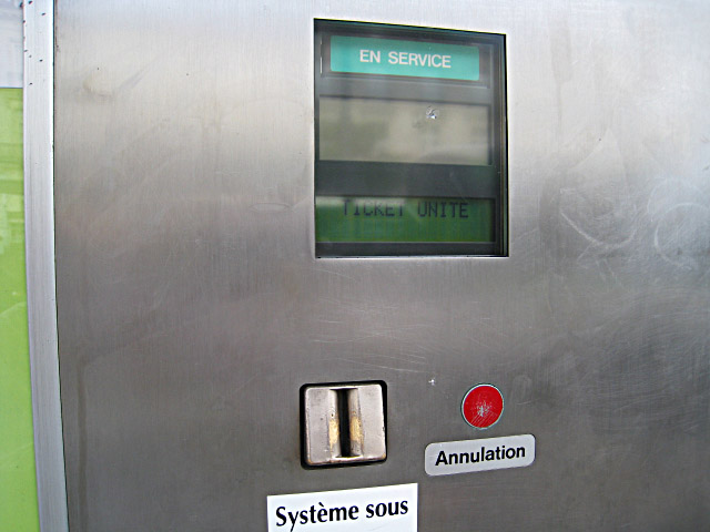 J'achète un ticket pour le tramway