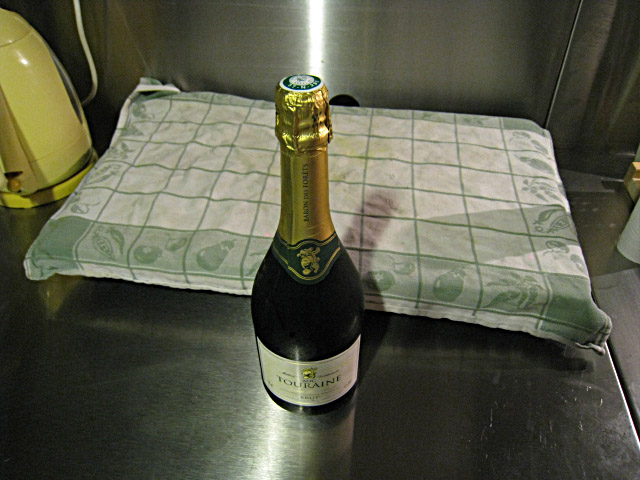 Je débouche du vin