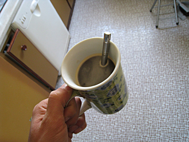 Je bois un café