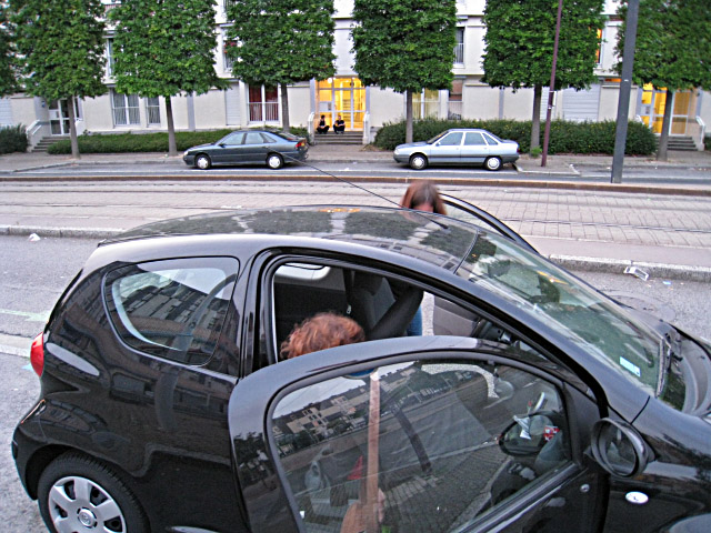 Nous montons dans la voiture de Christelle
