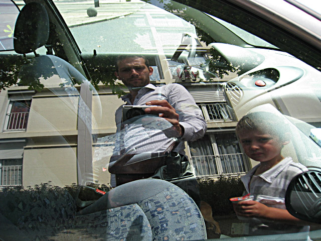 Nous prenons sa voiture