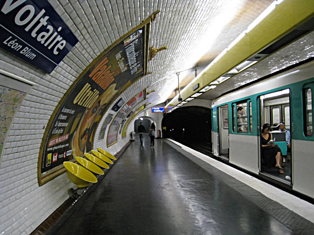 Nous descendons à Voltaire