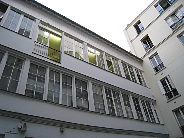 Je passe au bureau
