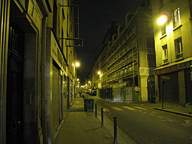 Estée appelle Christopher en urgence à cause de Swen qui a mal. Christopher rentre finalement