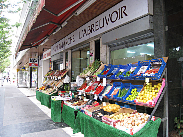 Je vais dans une alimentation