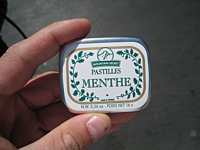 Je mange une pastille à la menthe