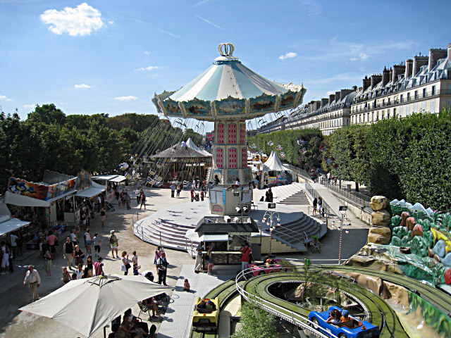 La roue commence à tourner