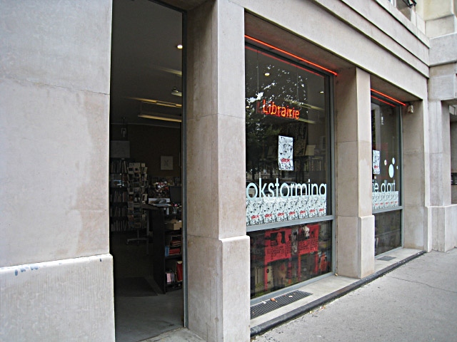Nous allons à la librairie de la Maison Rouge