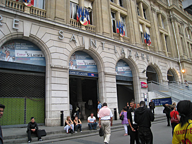 J'arrive à la gare Saint-Lazare