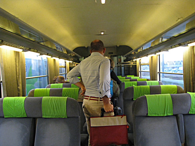 Le train arrive à Cherbourg