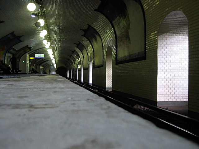Nous prenons le métro à Bonne Nouvelle