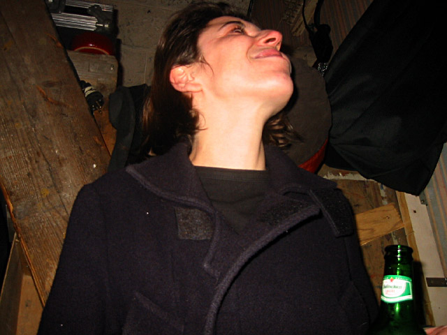 Une fois arrivés nous disons bonjour à Nathalie. C'est elle qui organise la soirée